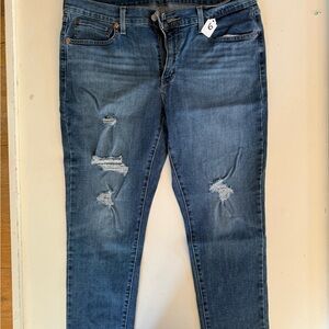 Levi's Distressed Ankle Jeans in Dark Blue